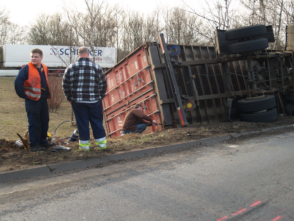 LKW verliert Container Koeln Niehler Ei P062.JPG